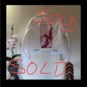 ***SOLD***Kealopiko white Jean jacket med custom details